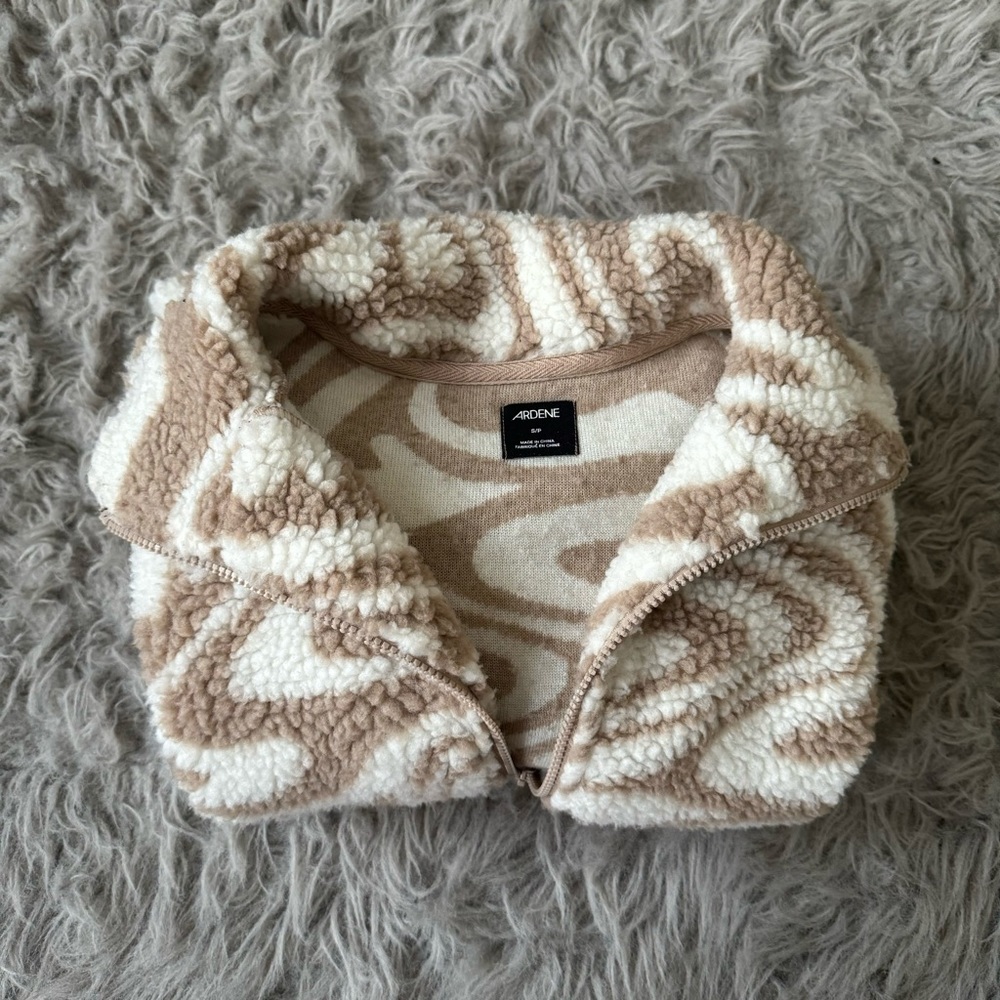 Arden’s sweatshirt